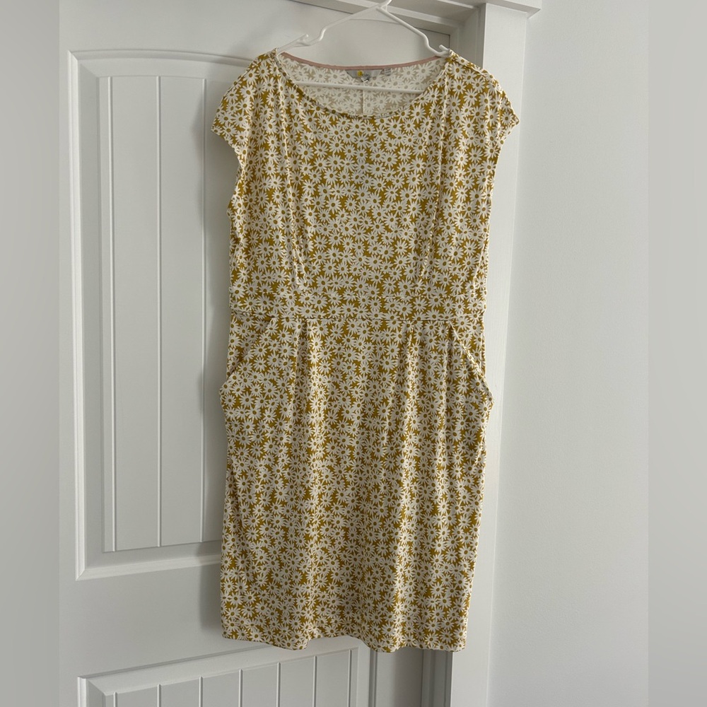 Boden Yellow Daisy Cap-Sleeve Pocket Dress